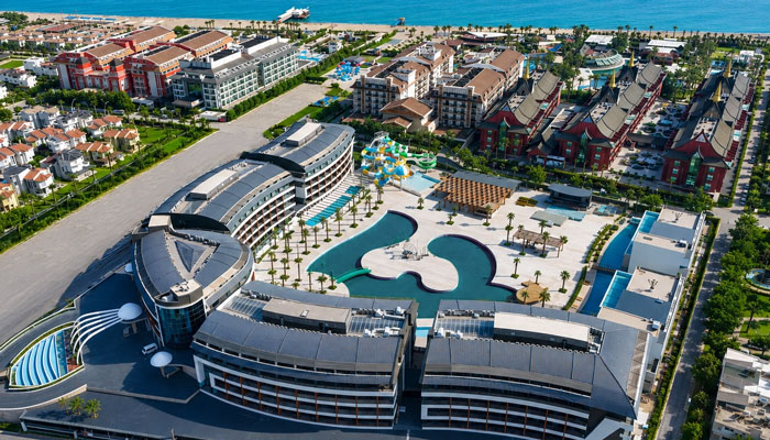 Poolanlage des TUI Blue Maviss Resort in Belek