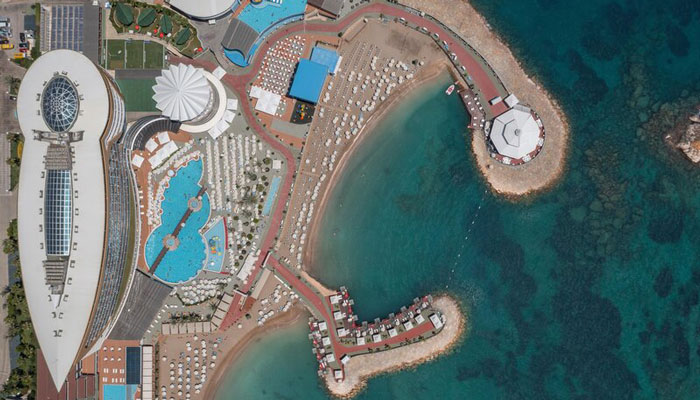 Poolanlage des Hotels Granada in Okurcular